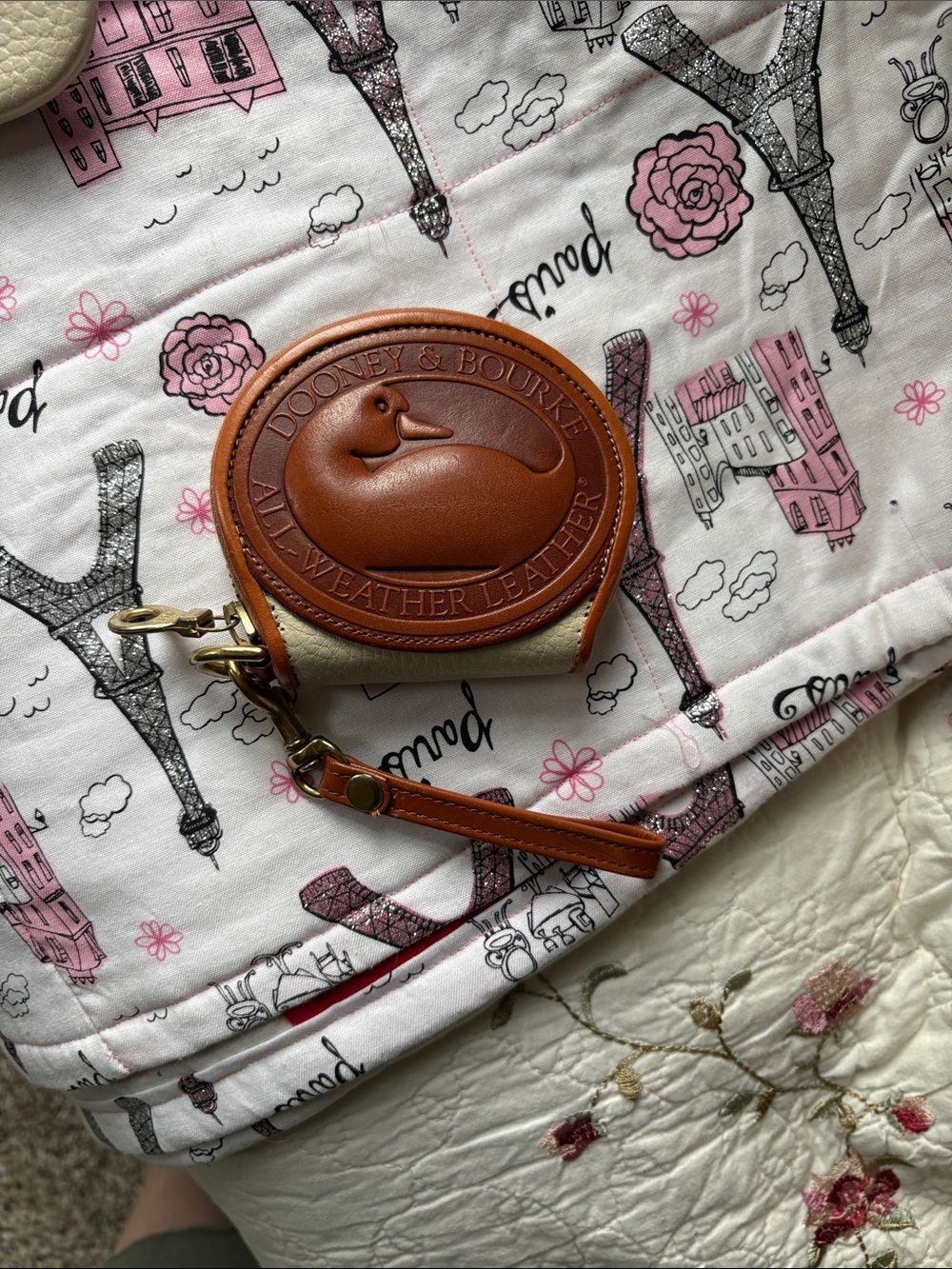 Vtg Dooney & Bourke Cream/Brown Leather Duck Coin Pouch
